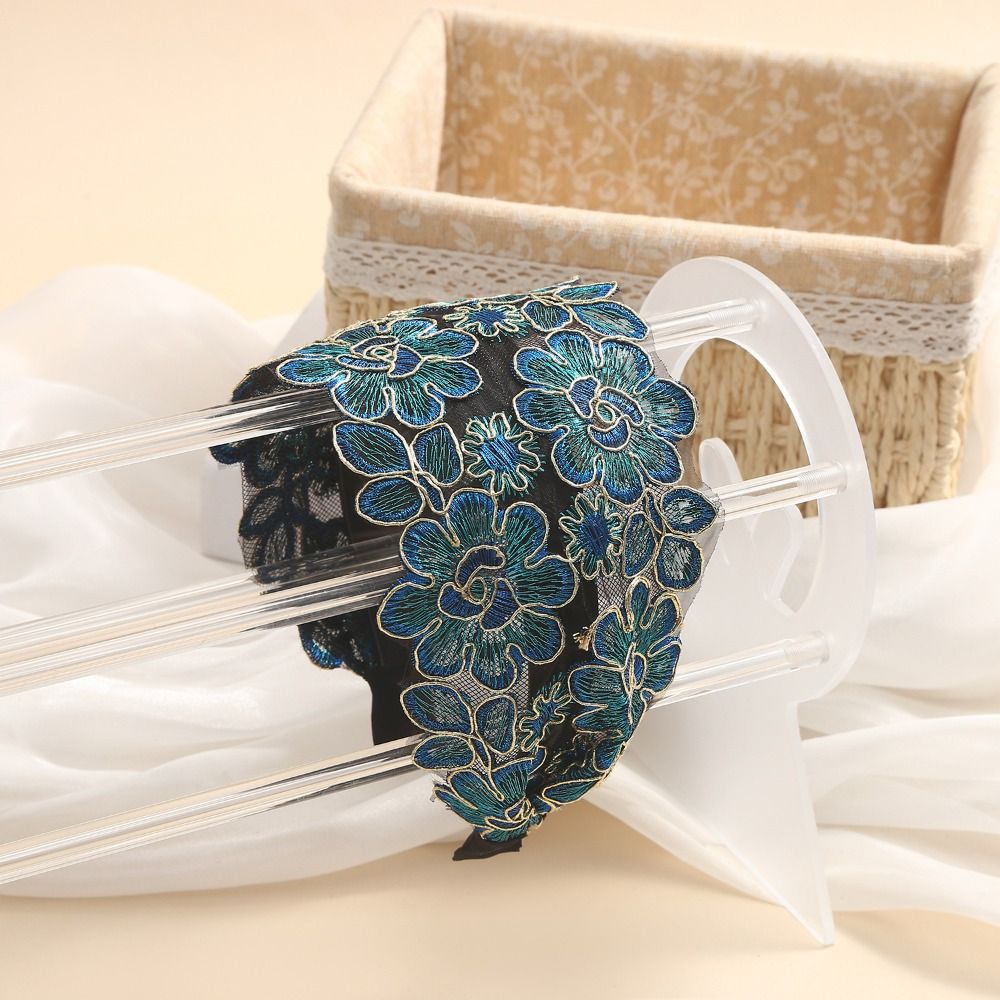Embroidery Hooping - Tiara Feminina com Flores e Bordado