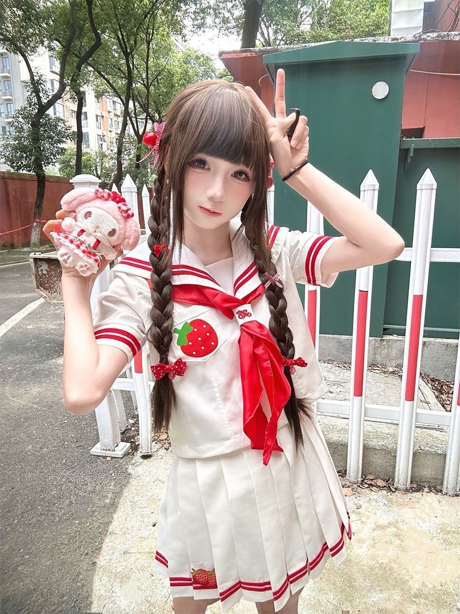 Conjunto de Moda Feminina: Uni - Embroidery Uniforms avaliação e preço