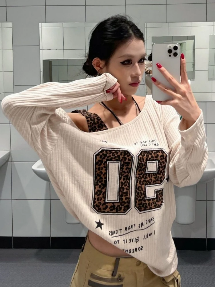 Camiseta Feminina Y2K com Esta - Embroidery Print avaliação e preço