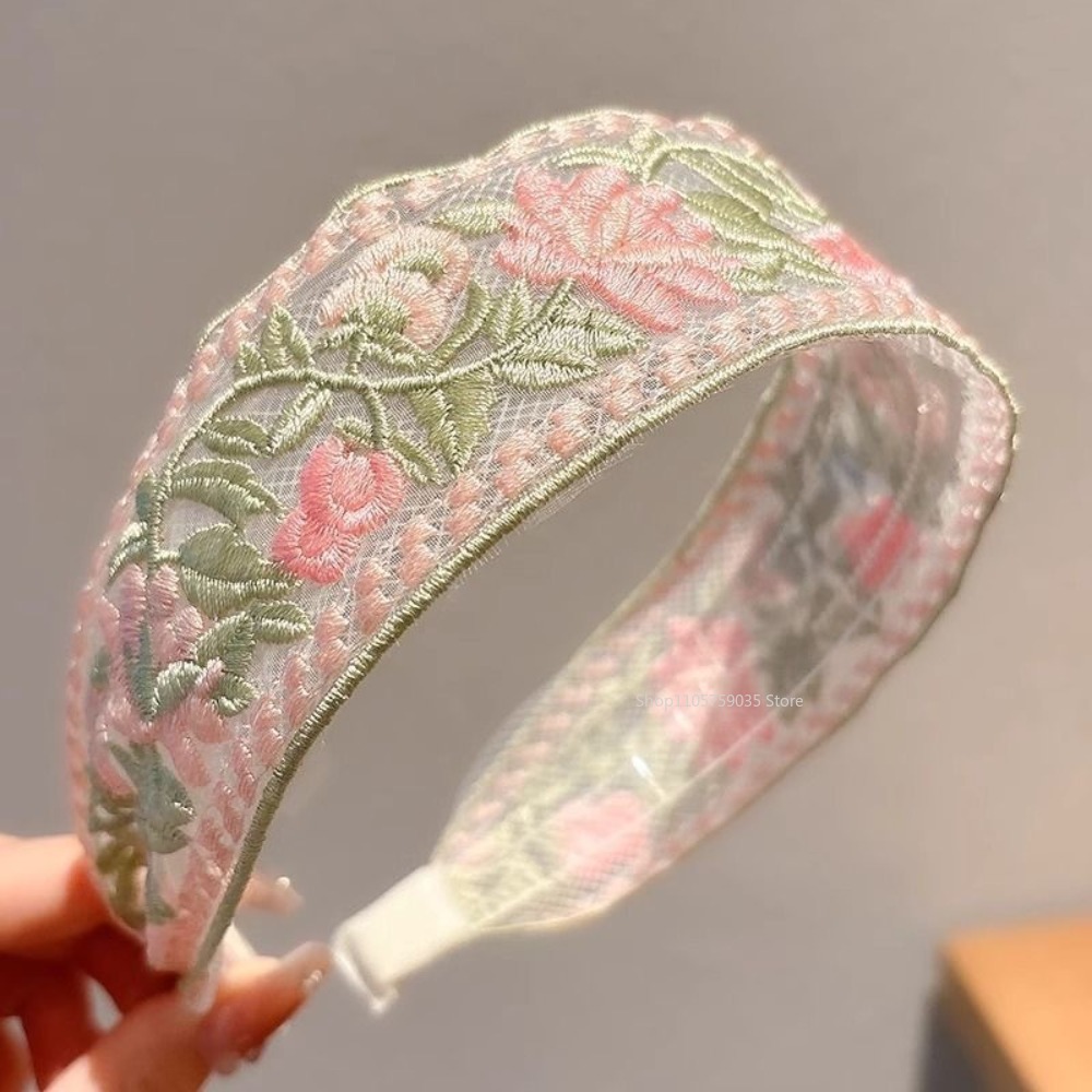 Tiara de Renda Floral Bordada  - Embroidery Hooping avaliação e preço