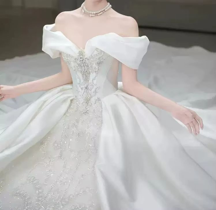 Vestidos de Noiva Chiques com  - Embroidery Beads avaliação e preço