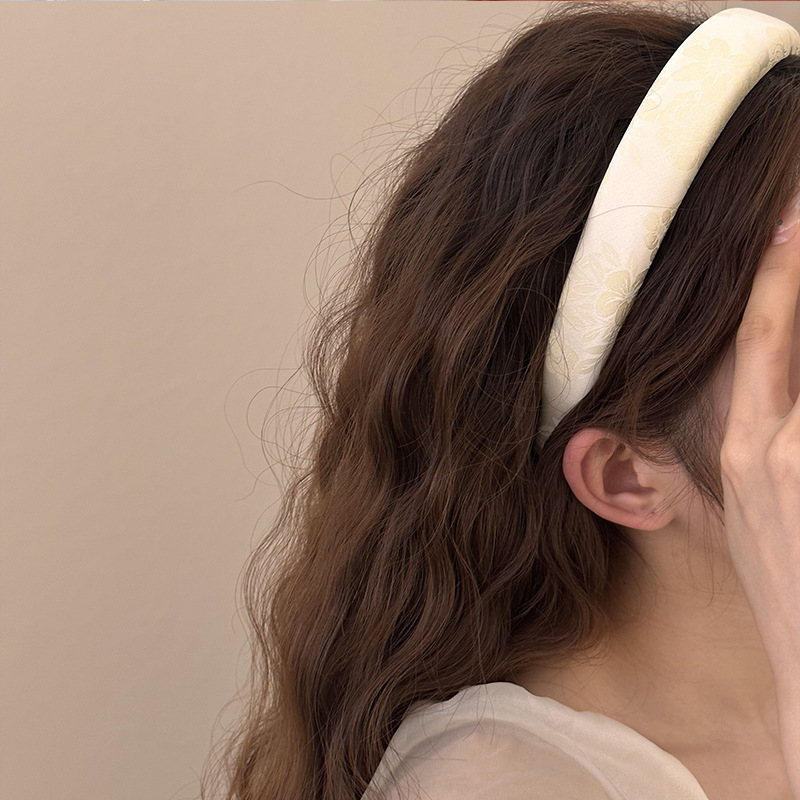 Tiaras com bordados de flor pa - Embroidery Hooping avaliação e preço